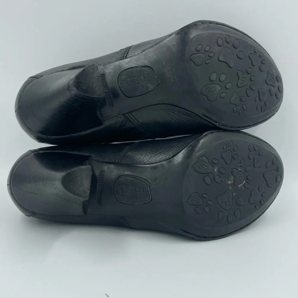 Black Pebbled Leather Faux Stacked Heel Børn Shootie Bootie, Size 7 - Picture 9 of 11